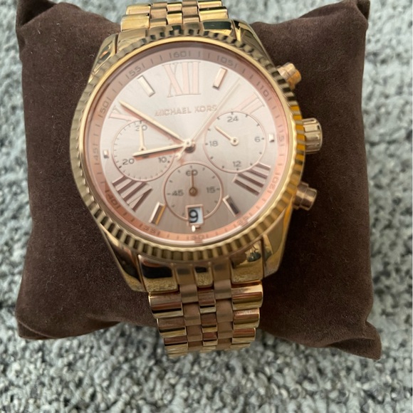 Rose Gold Michael Kors Watch MK5569 - Picture 2 of 7